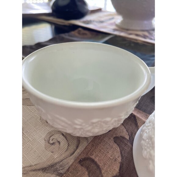 Orange Blossom And Leaf Indiana Glass Retro Milk Glass Cups - Picture 6 of 7